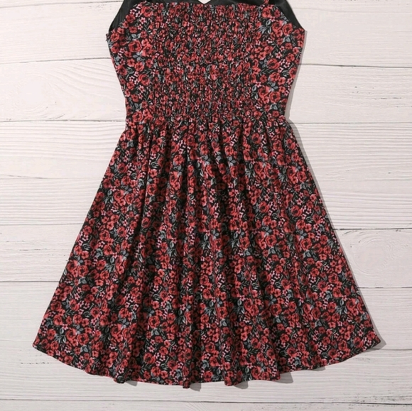 Dress - Picture 2 of 3